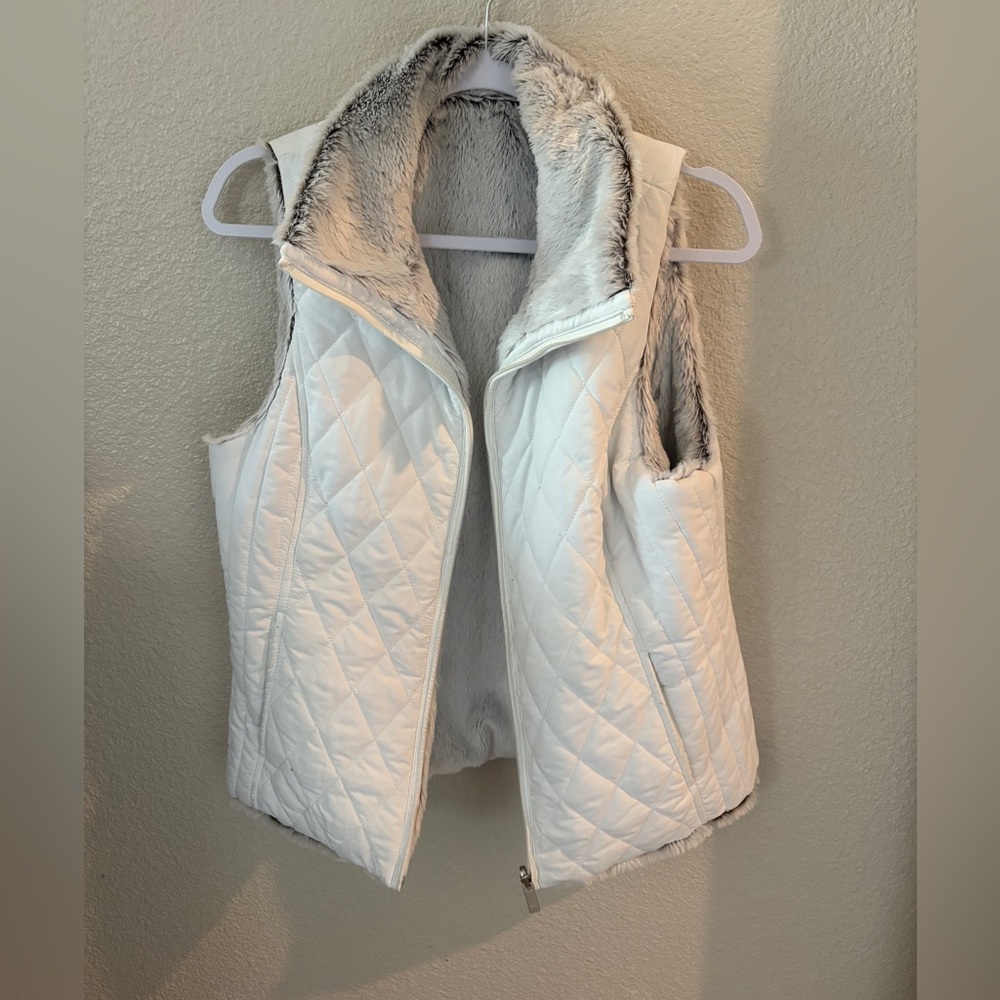 Weatherproof Women's Reversible Ivory Quilted Vest with Faux Fur